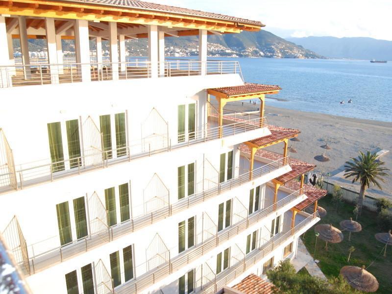 Europa Grand Resort Vlorë 外观 照片